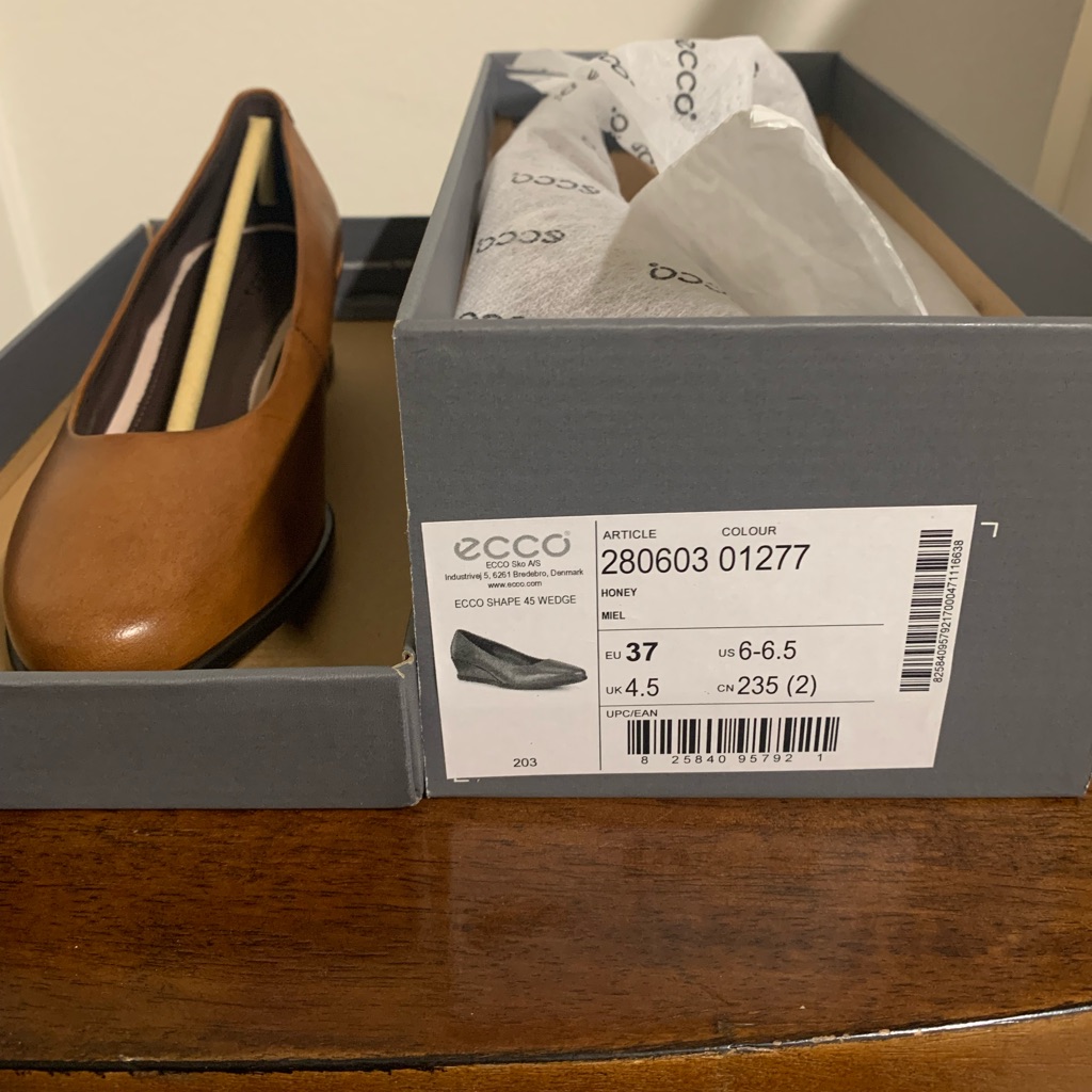Brand New Ecco Shape 45 Wedges Size 445